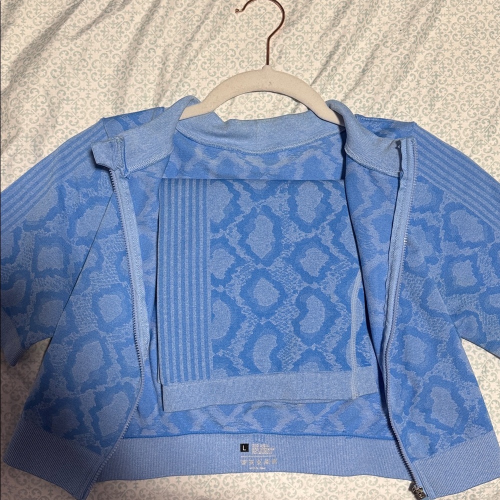 Blue Snake Print Two-Piece Set - Picture 6 of 7